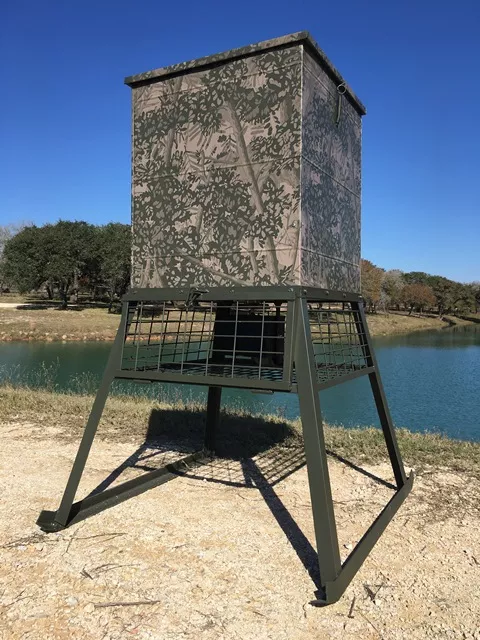 Atascosa Bushlan 600lb Broadcast EZ Feeder