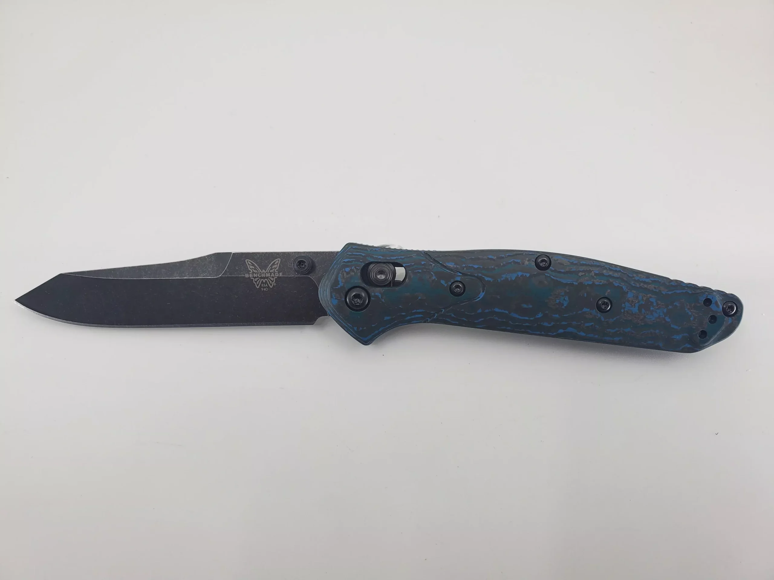 Benchmade Osborne Arctic Storm Fat Carbon Magnacut Axis Lock Folding Knife