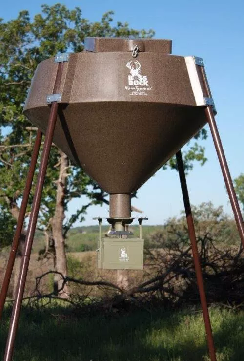 Boss Buck 600 LB Automatic Gravity Feeder• BB-1.6A.A