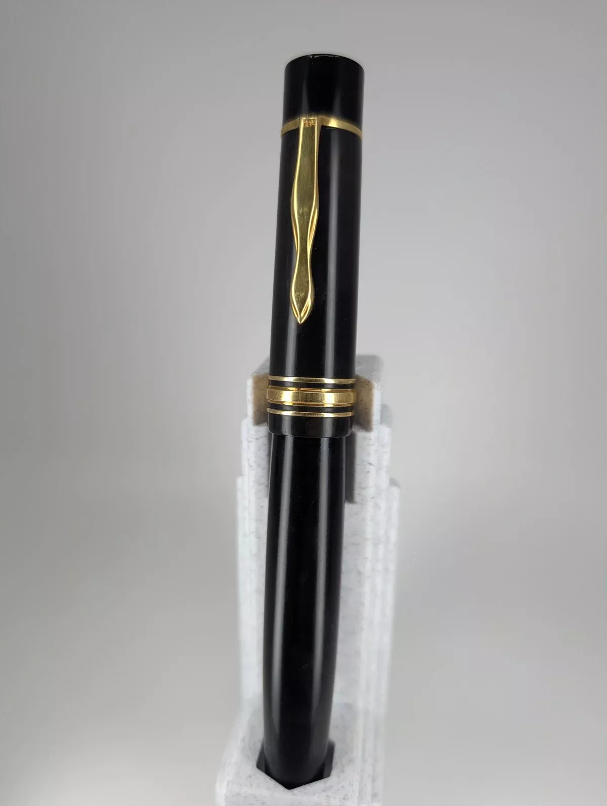 *Consignment* Brad Torelli Custom Montblanc 139 Black / Gold Fountain Pen 18k Gold Super Flex Medium Nib
