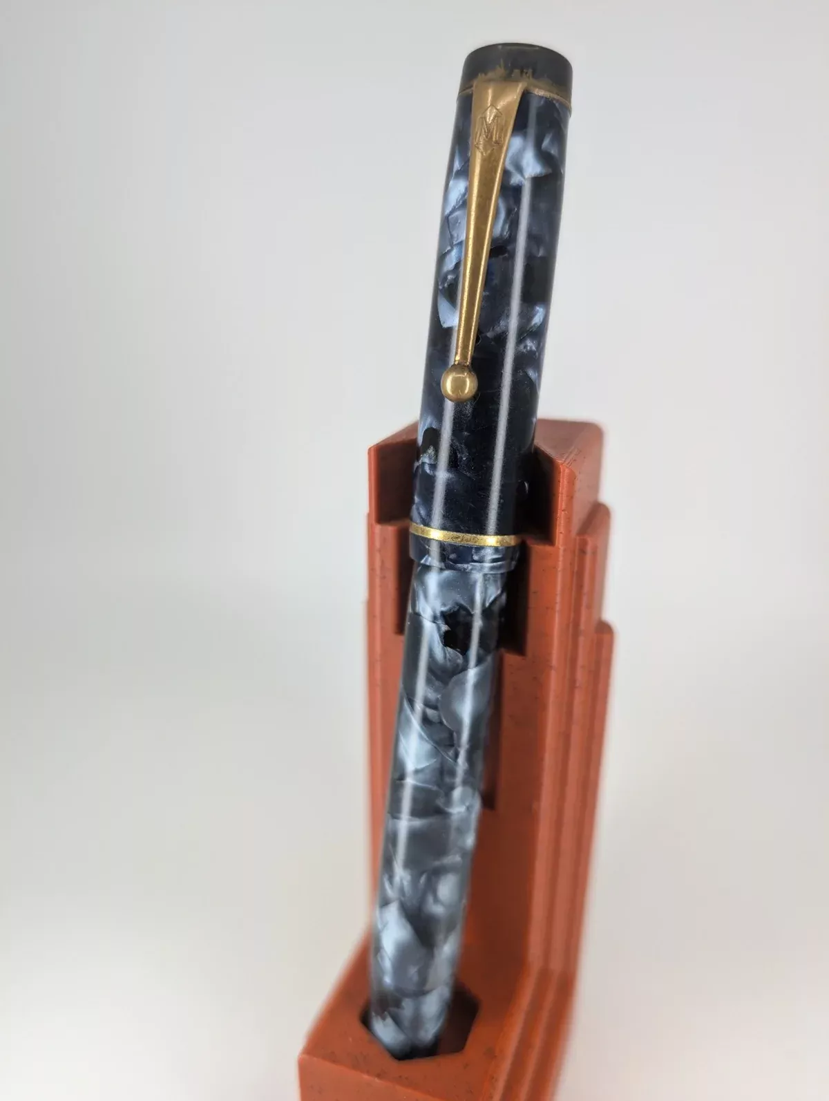 *Consignment* Mentmore Auto Flow Fountain Pen 14k Gold Medium Nib