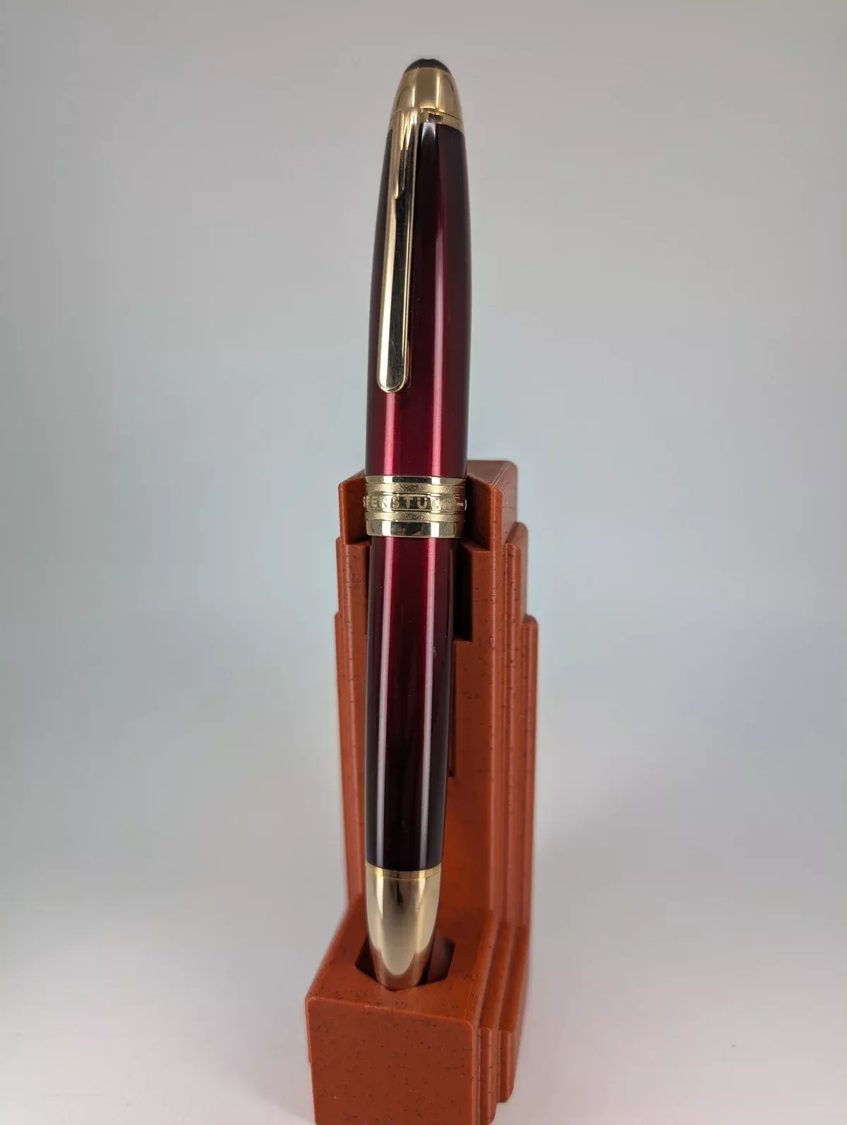 *Consignment* Montblanc 146 LeGrand Meisterstuck Solitaire Calligraphy Burgundy Fountain Pen 18k Gold Medium Nib