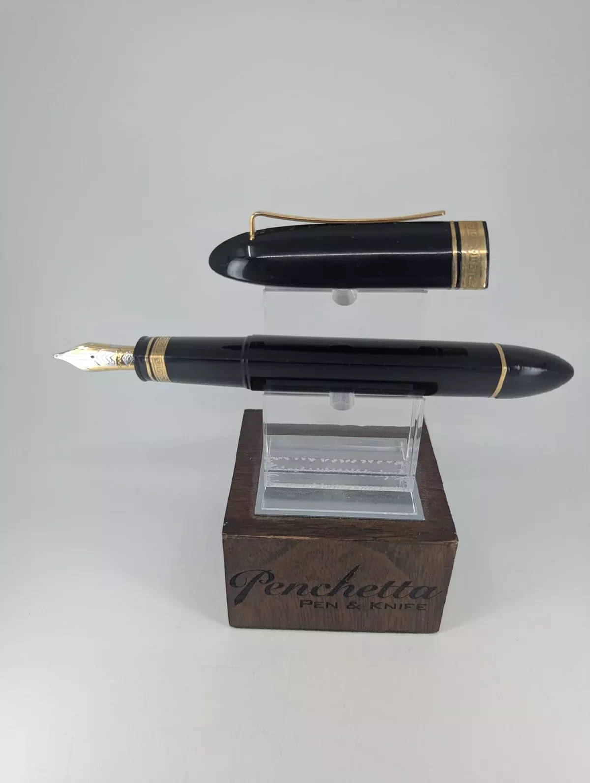 *Consignment* OMAS 360 Black Fountain Pen 18k Gold Broad Nib