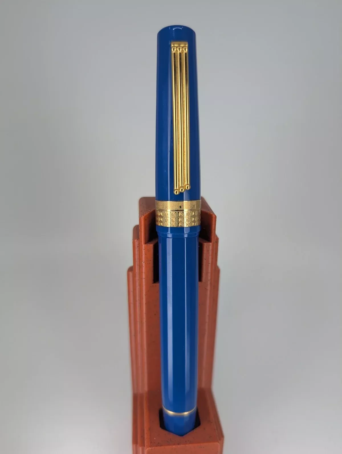 *Consignment* OMAS Roma 2000 Giubileo Fountain Pen 18k Gold Broad Nib