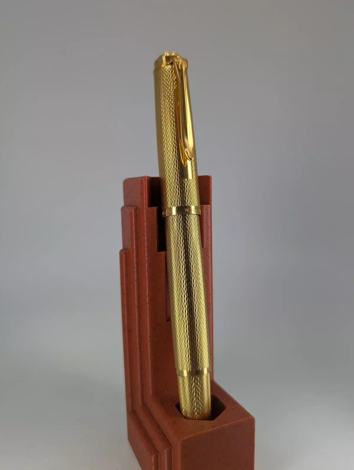 *Consignment* Pelikan M760 Jubilee 150th Anniversary Electroplated Barley Corn 24c Gold Accents Fountain Pen 18c Broad Nib