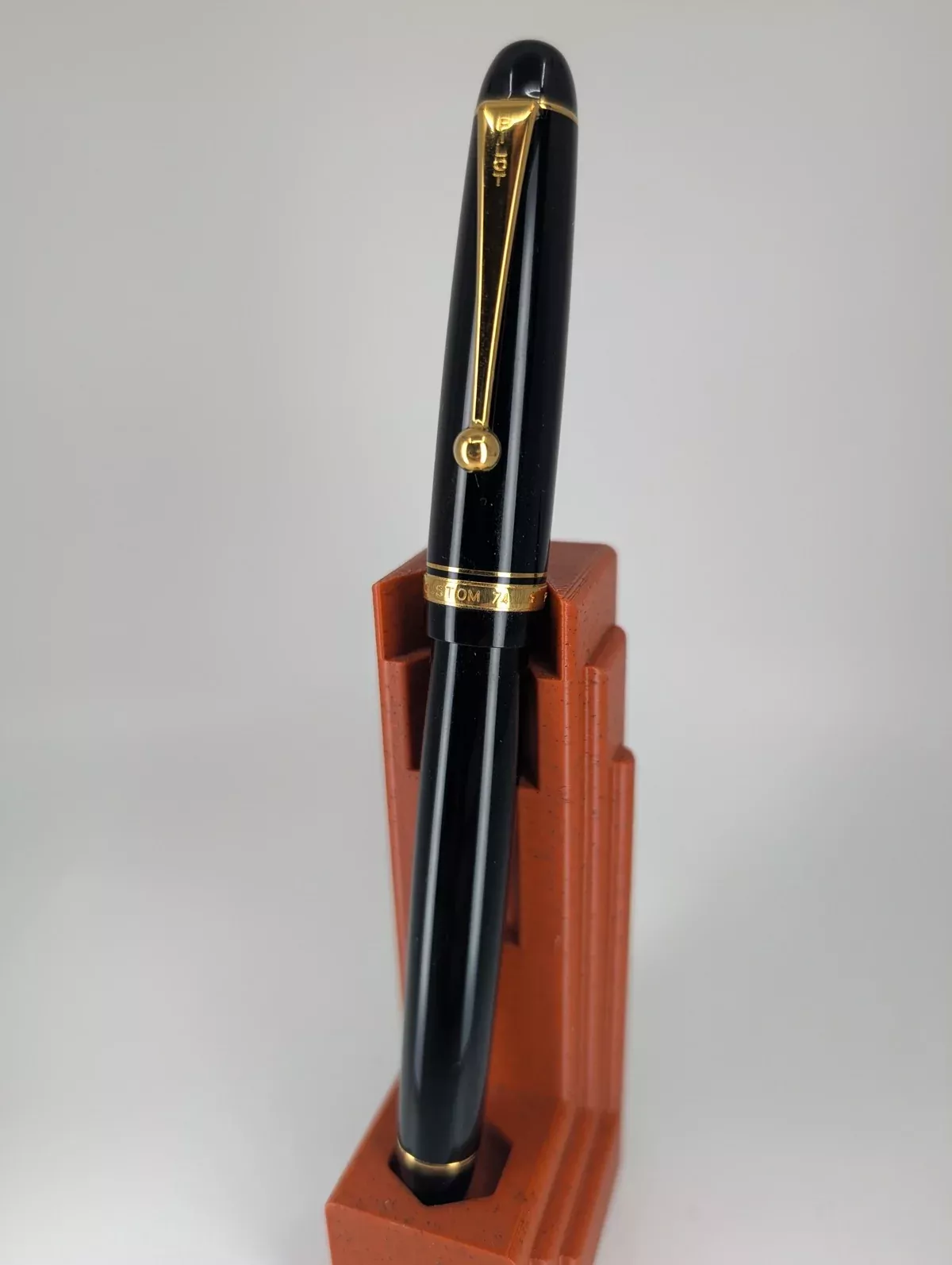 *Consignment* Pilot Custom 74 Black Fountain Pen 14k Gold Double Broad Nib