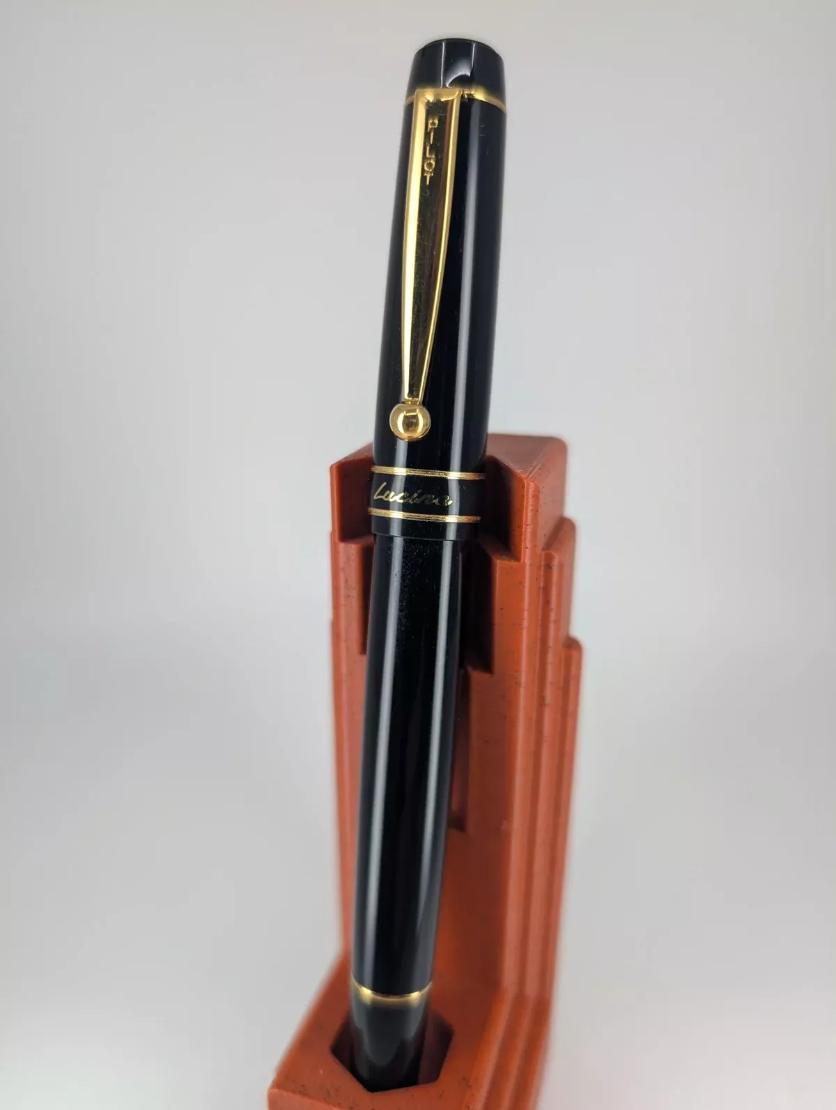 *Consignment* Pilot Lucina Black Fountain Pen Broad Nib