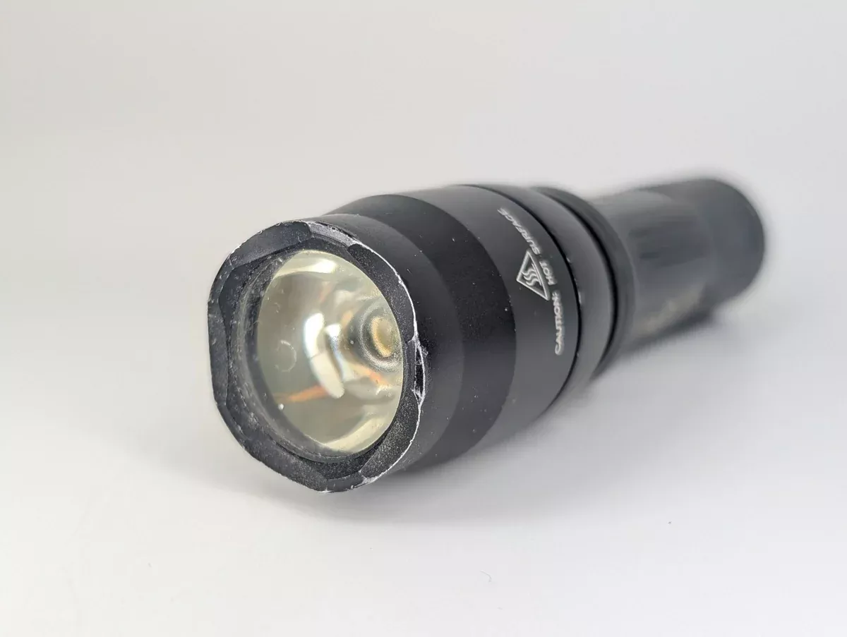 *Consignment* Surefire Backup Dual-Output LED Flashlight