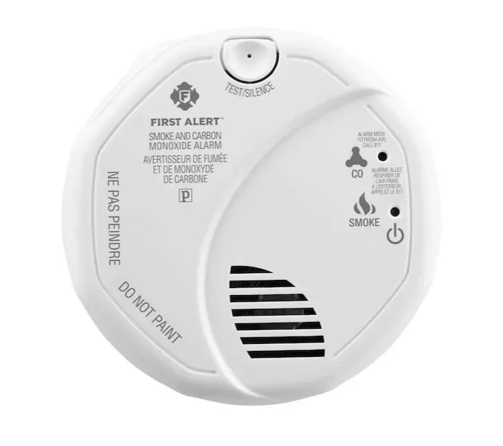 First Alert Battery-Operated Combination Smoke and Carbon Monoxide Detector• 1039339