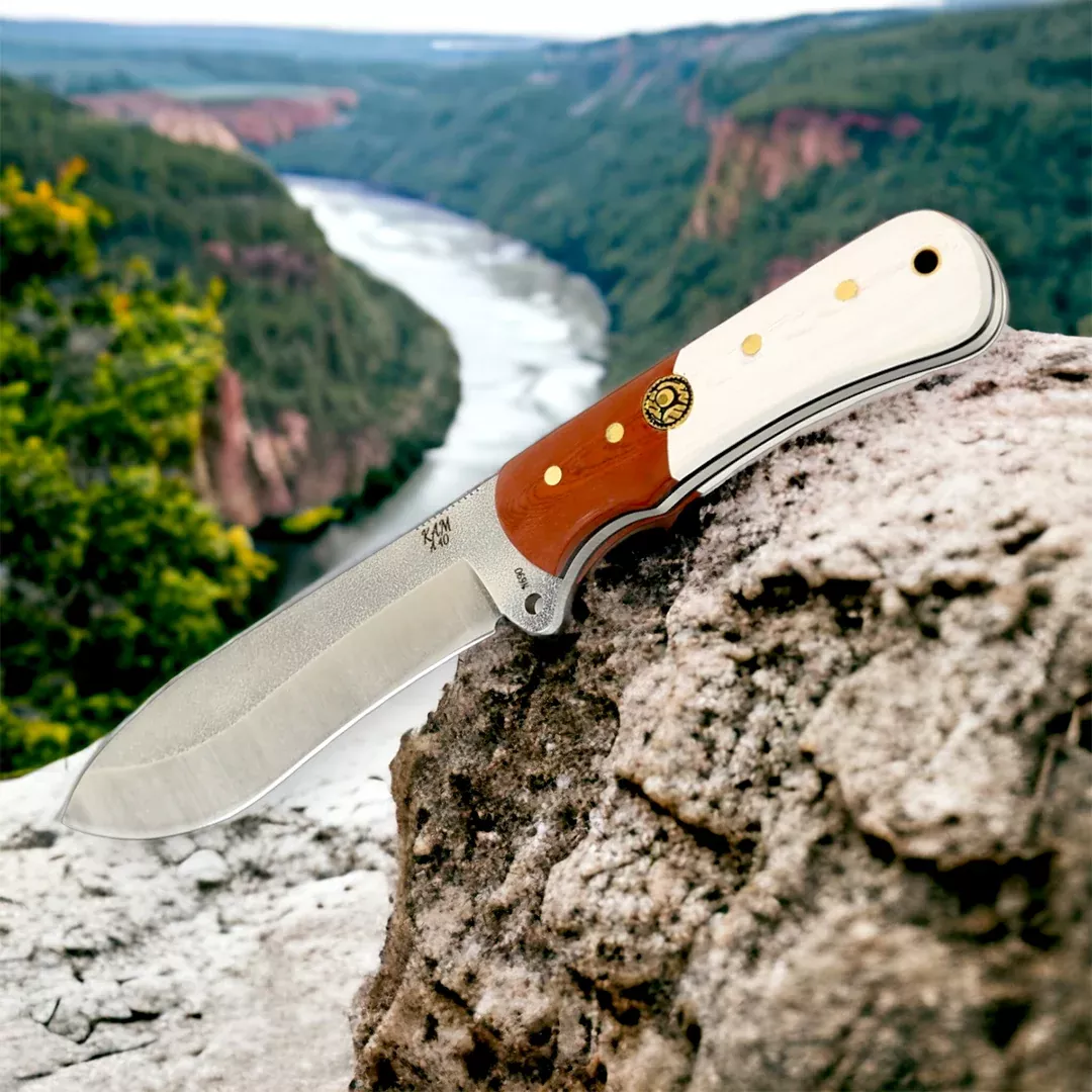 Kam Knife – A40 – N690 Steel – Red and White Handle – Fixed Blade