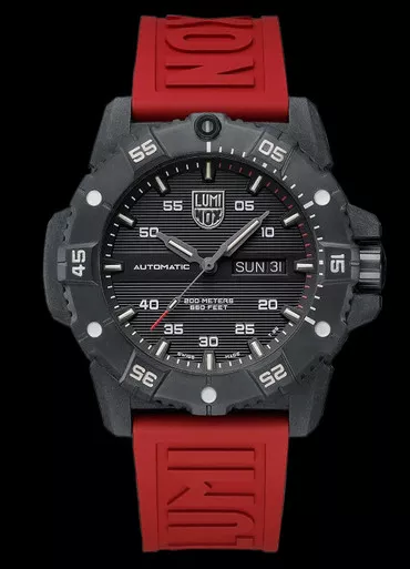 Luminox Master Carbon Seal Automatic