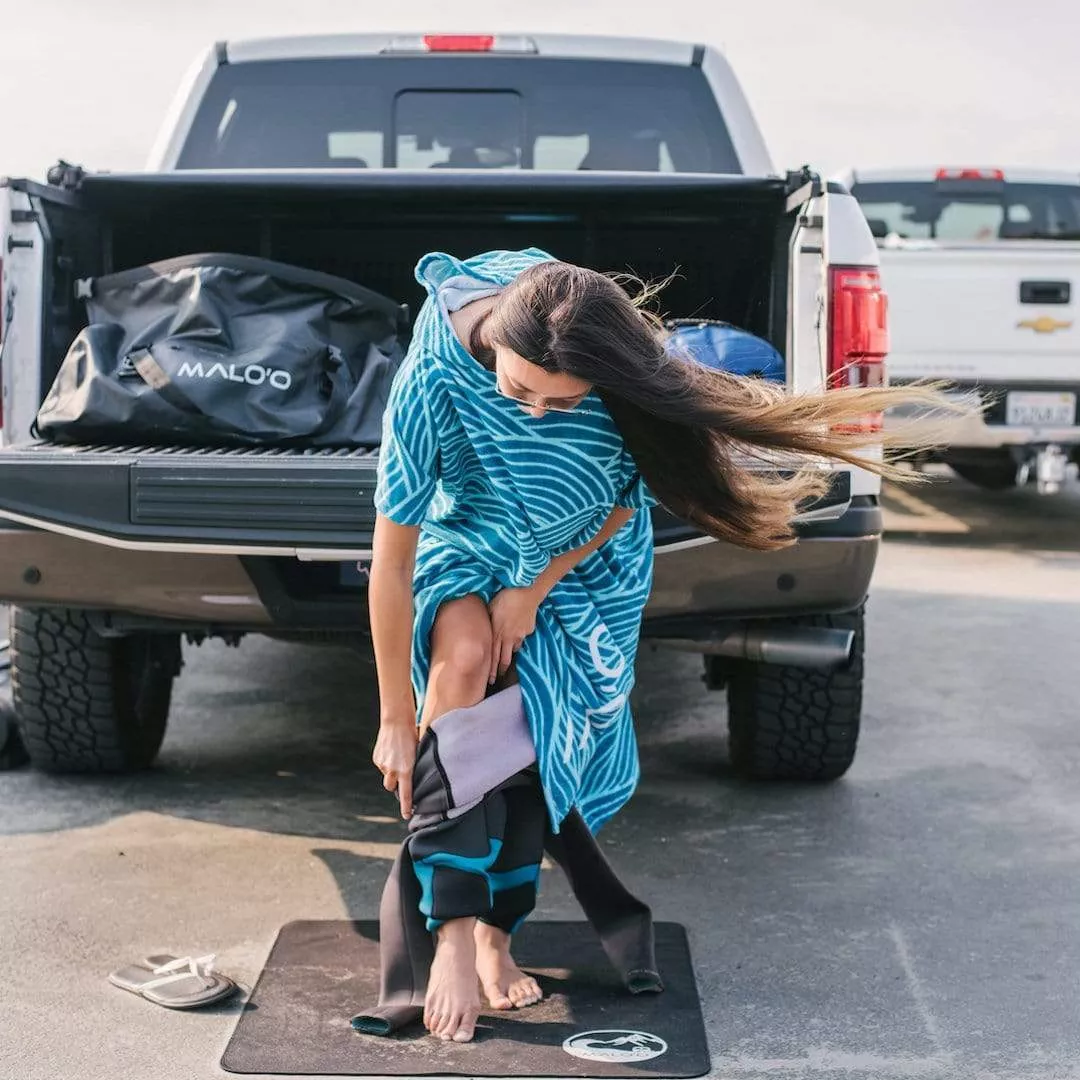 Mehana Changing Poncho
