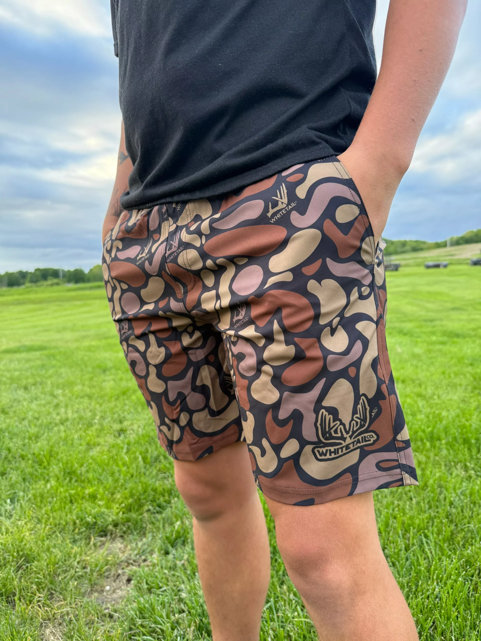 New!!! Whitetail Co. Hunt Camp Shorts Old Dark Camo