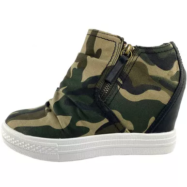 NOT RATED Ari Sneakers