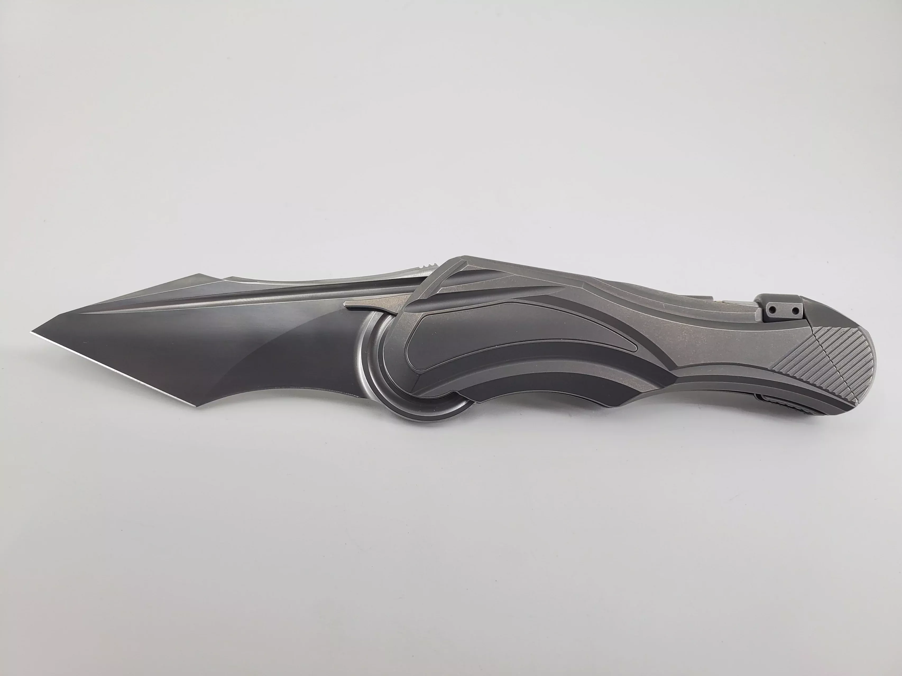 Poikilo Futuristic Carmen Buttonlock Folding Knife