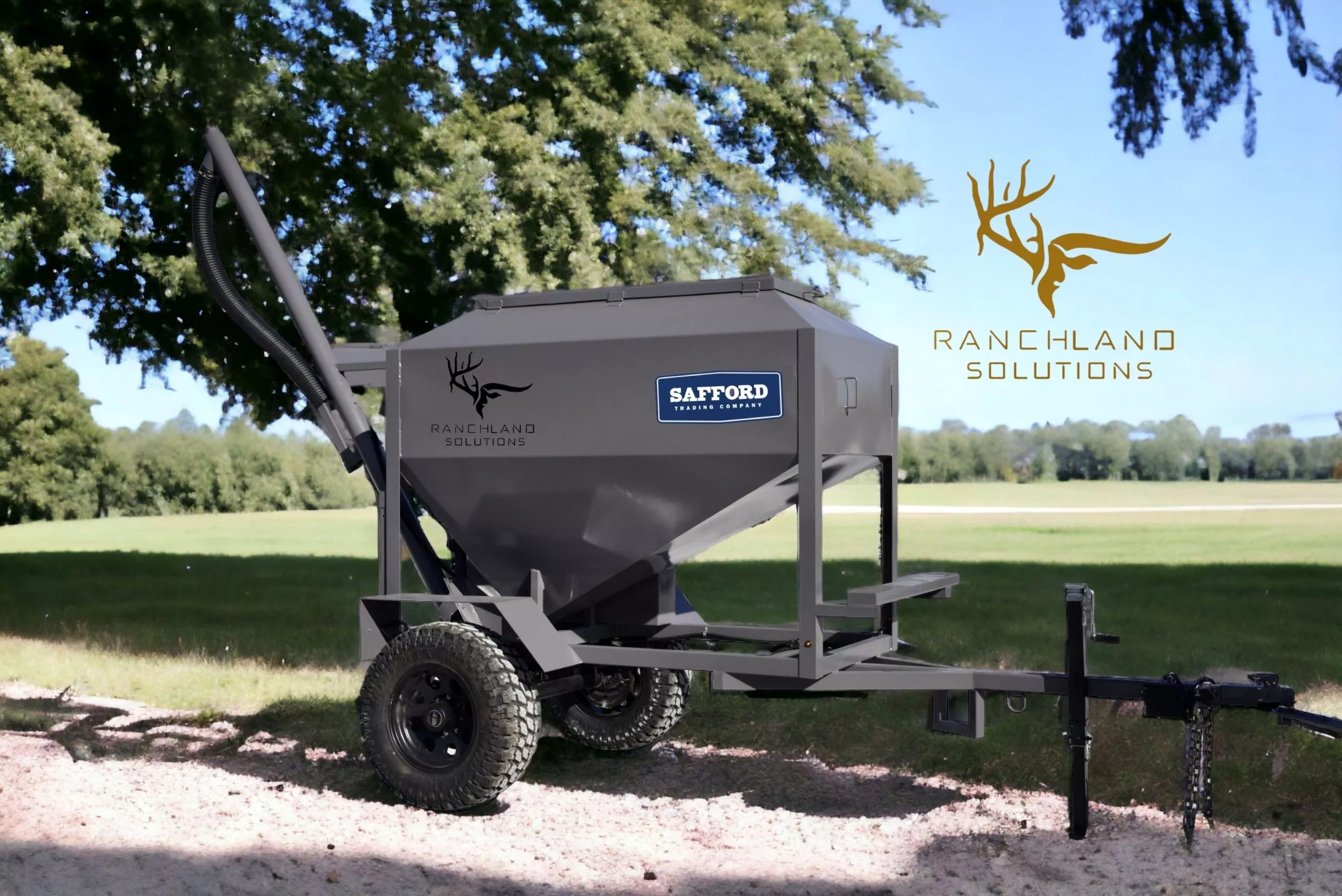 Ranchland 1.5 Ton Mobile Hopper Rear Discharge W/ Off Road Pkg