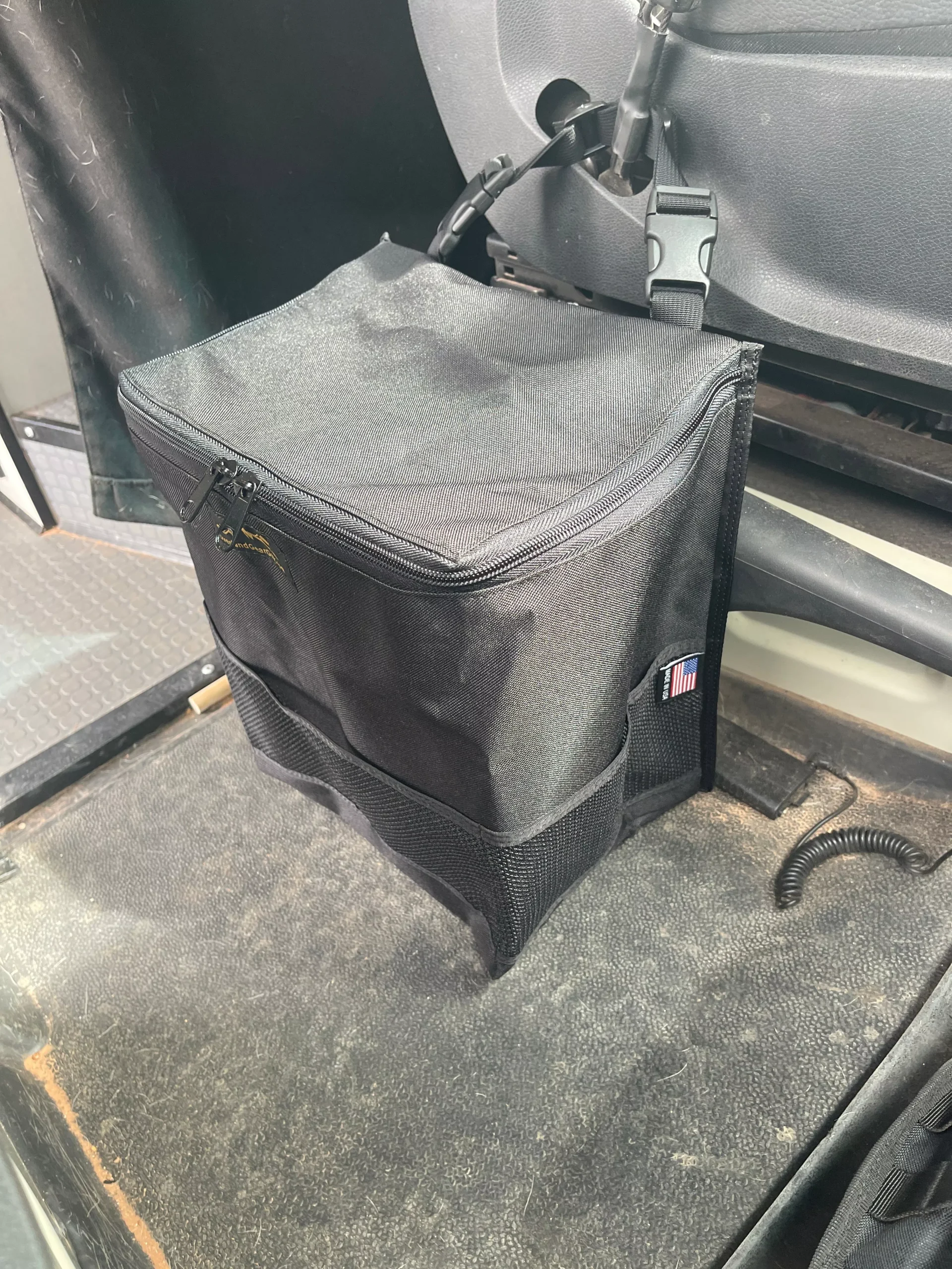 Revel Van Trash Bag (Between the Seats). – Medium