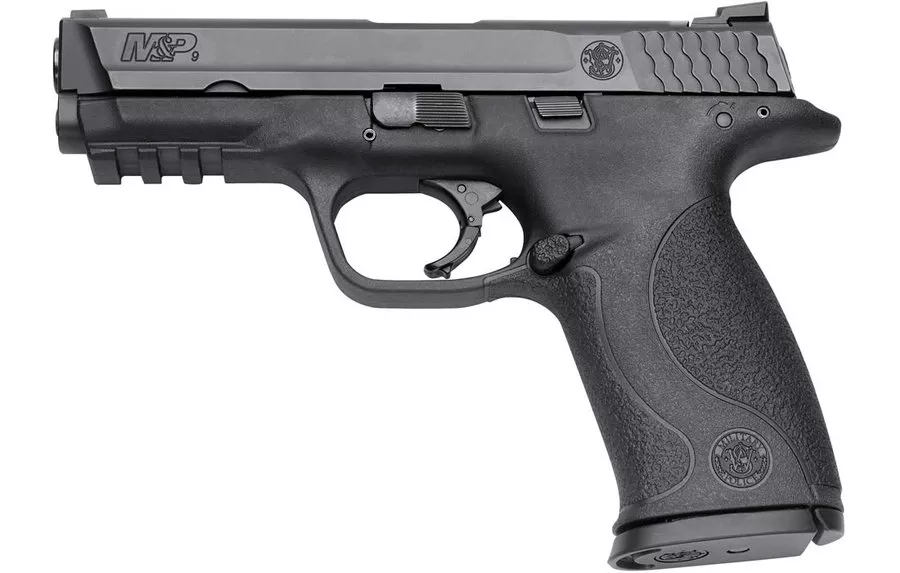 Smith & Wesson M&P9 9mm Full-Size Centerfire Pistol with Fixed Sights and 3 Mags (LE)